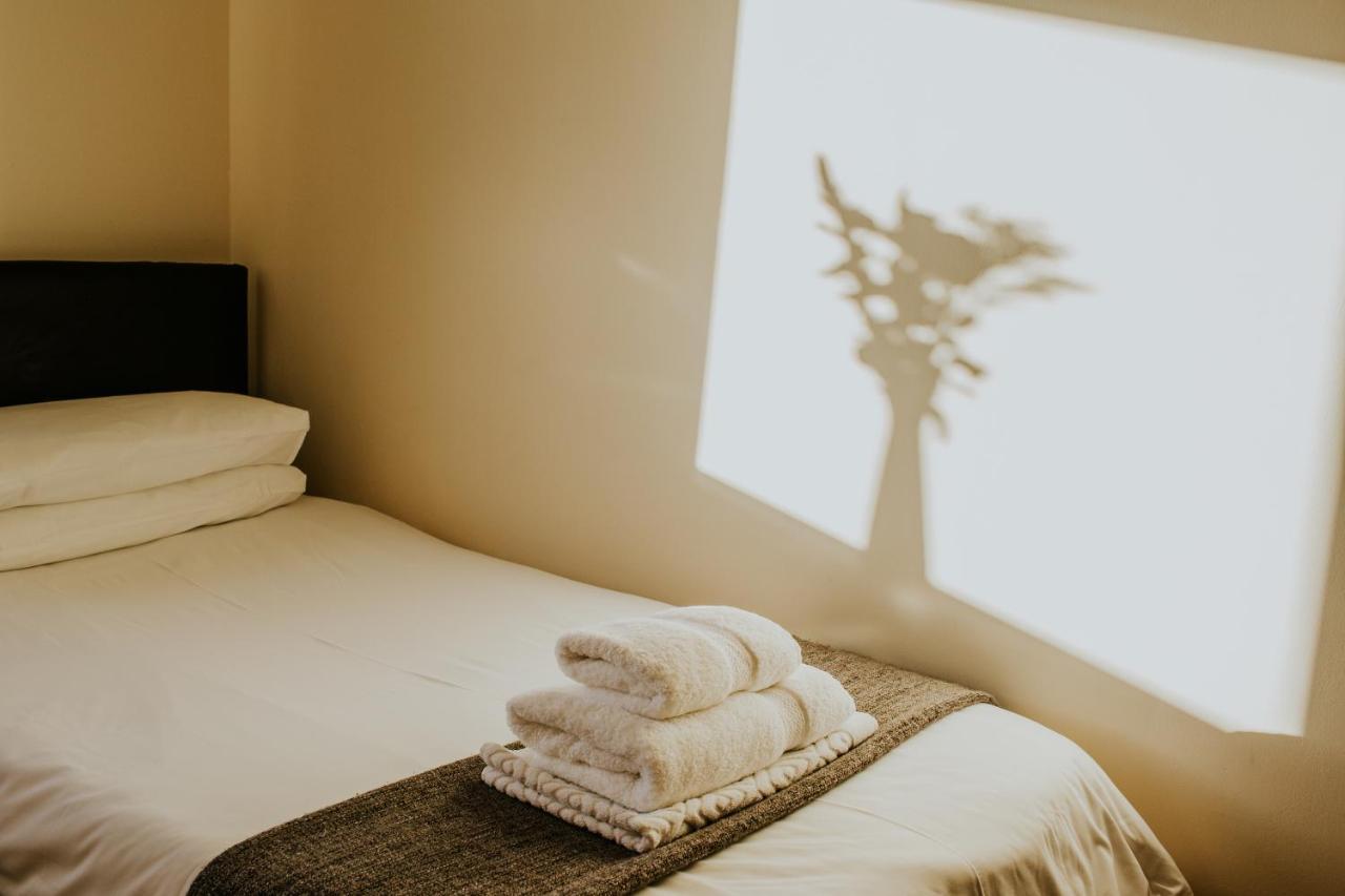 Uist Travel Accommodation Daliburgh  المظهر الخارجي الصورة